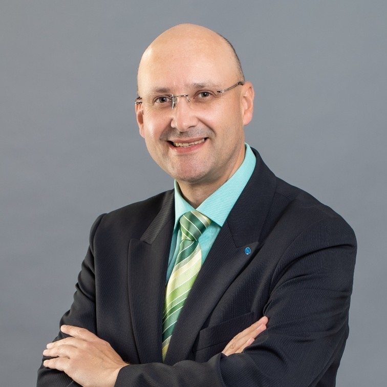 dr. Tomaž Lavrič